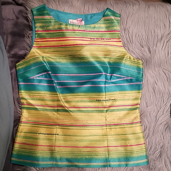 Dress Barn Matching Shirt and Capri Set - Picture 2 of 5